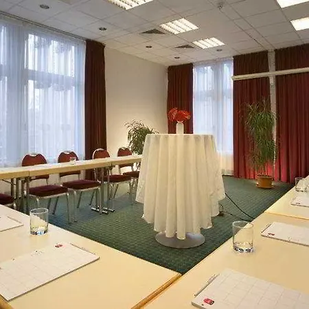 Отель Ibis Vaci Ut 3*